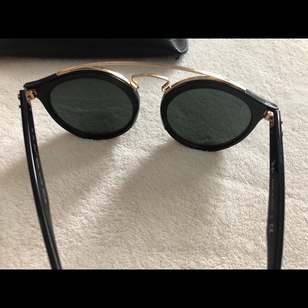 Black Ray-Ban